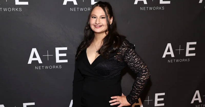 Gypsy Rose Blanchard poserer på et A&E Networks-arrangement