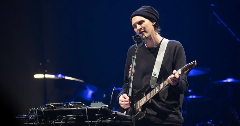 Josh Klinghoffer joue avec Pearl Jam en 2021