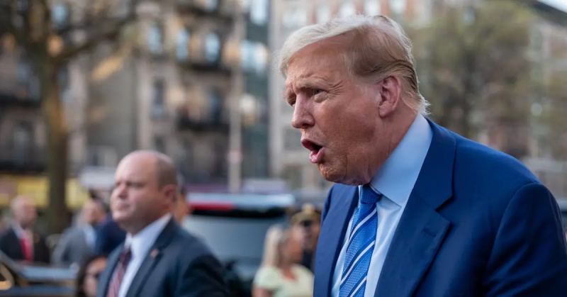 Były prezydent Donald Trump odwiedza bodegę na górnym Manhattanie, gdzie w 2022 r. mężczyzna napadł na pracownika