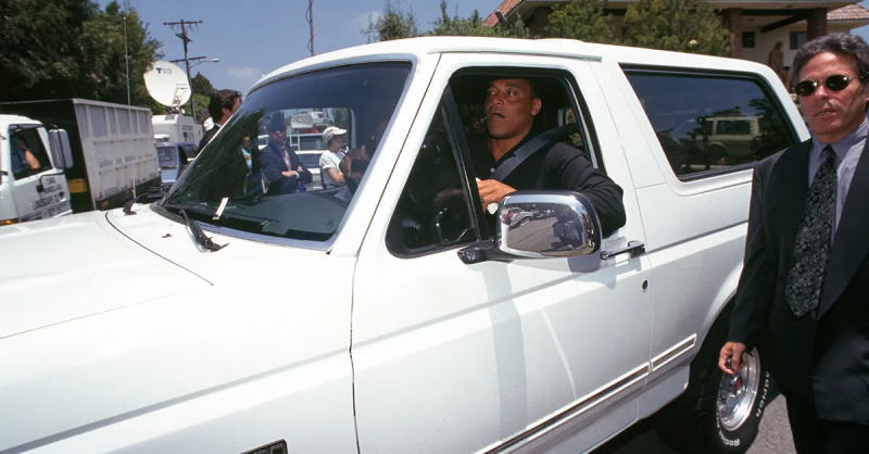 O.J. 심슨과 악명 높은 흰색 포드 브롱코 — 실제로 일어난 일