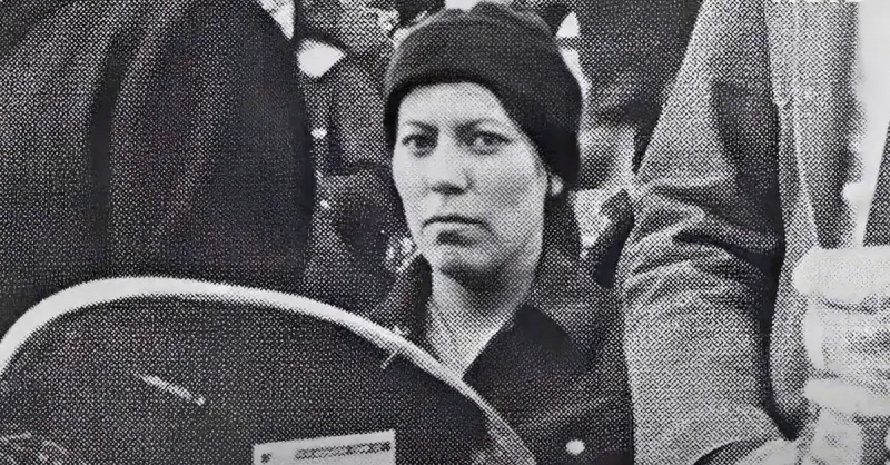 Pirms viņa tika nogalināta, Anna Mae Pictou Aquash zināja, ka kāds viņai seko