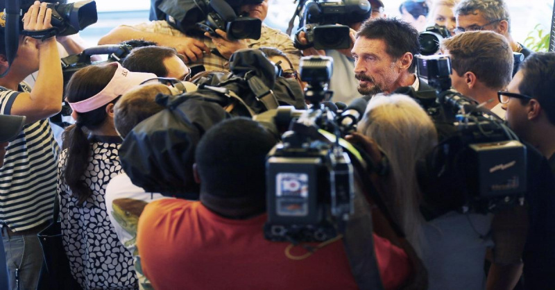 john mcafee i folkmassan
