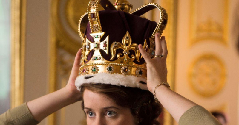 Avbildning av St Edward's crown on 'The Crown.'