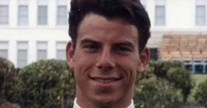 Foto de Erik Menéndez sorrindo