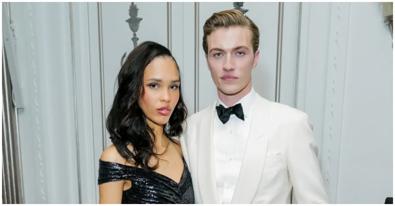 ナラ・スミスとモルモン教徒モデルの夫が交際半年後に結婚