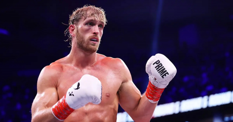 Kotak Logan Paul di Manchester
