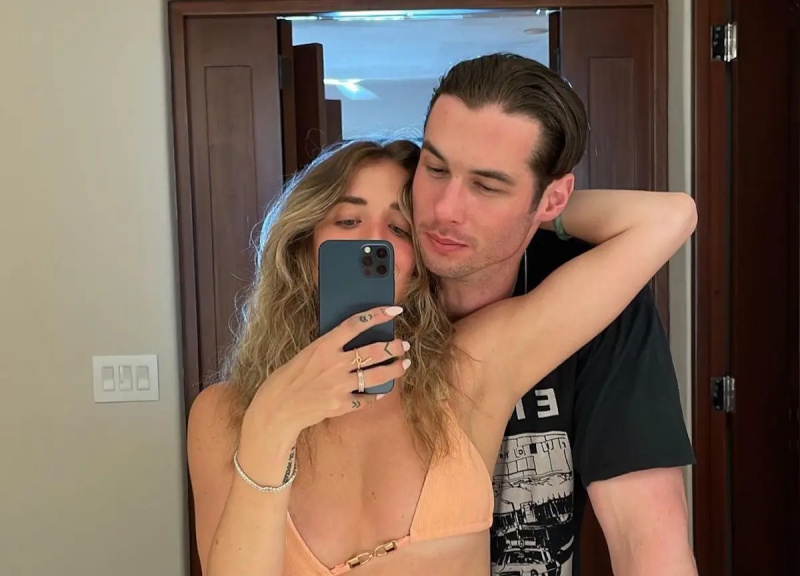 Madeline Roth dan mendiang tunangannya