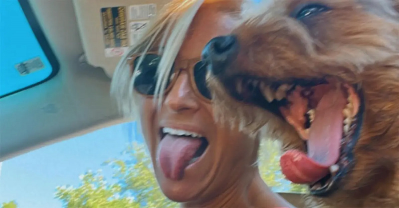 Kaila Marisa Rota ar savu suni Hamiltonu un viņu mēles.