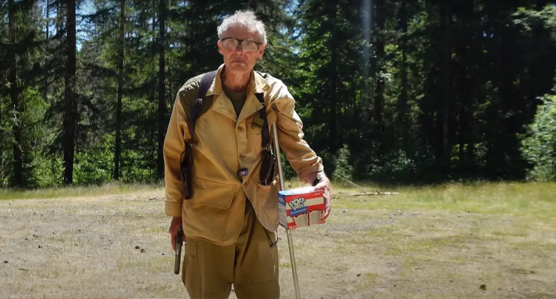 Le militant pour les droits des armes à feu Paul Harrell a fière allure dans ses vidéos de juillet 2024