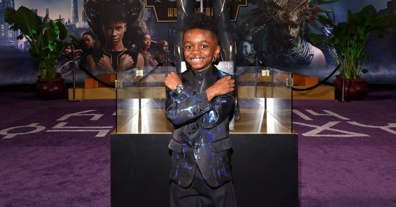 Divine Love Konadu-Sun sa world premiere ng'Black Panther: Wakanda Forever.'