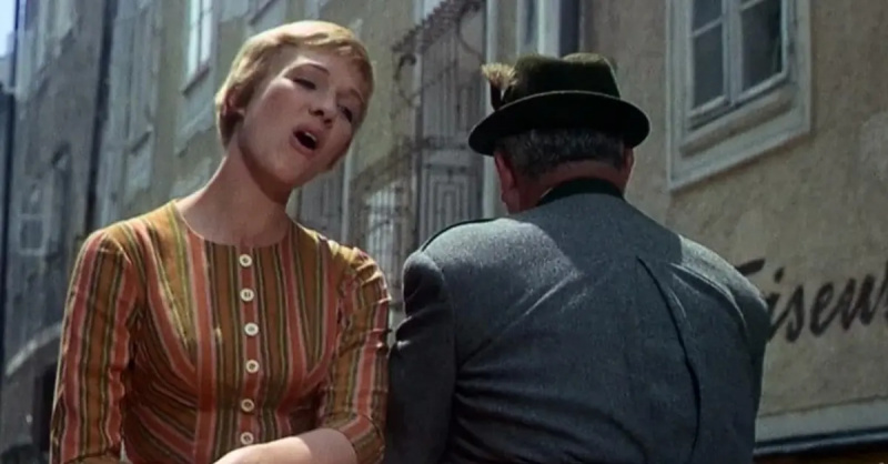 จูลี แอนดรูว์ส ร้องเพลงเข้า'The Sound of Music'