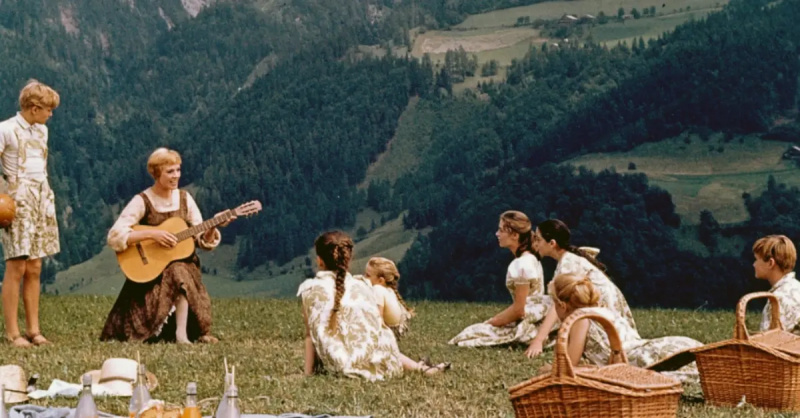 จูลี แอนดรูว์ส ร้องเพลงเข้า'The Sound of Music'