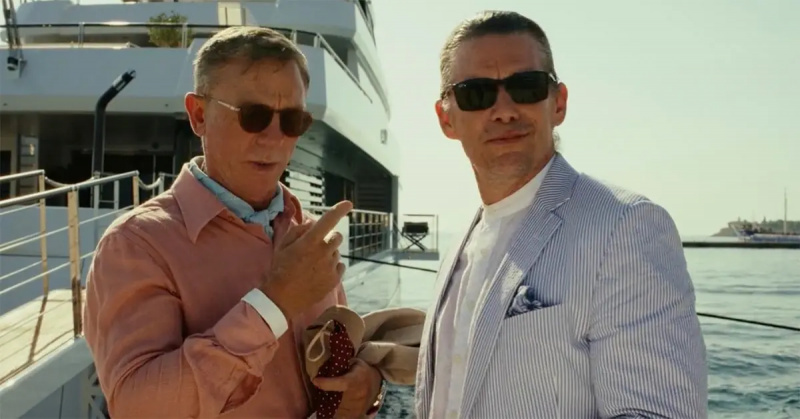 Daniel Craig và Ethan Hawke trong'Glass Onion'