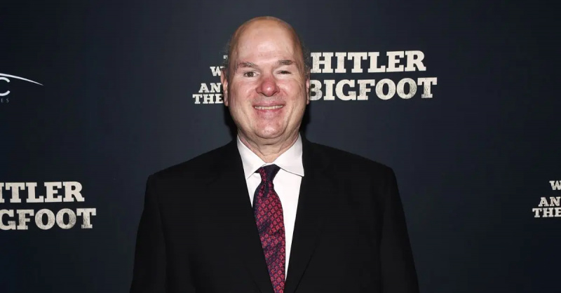 Ларри Миллер прибывает в"The Man Who Killed Hitler And Then Bigfoot" premiere on Feb. 4, 2019