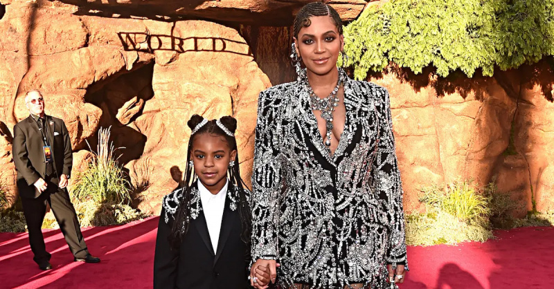 Beyoncé at Blue Ivy noong 2019 sa world premiere ng'Lion King'.