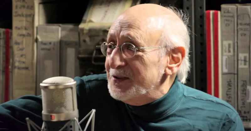 Nagpe-perform si Peter Yarrow noong 2016.