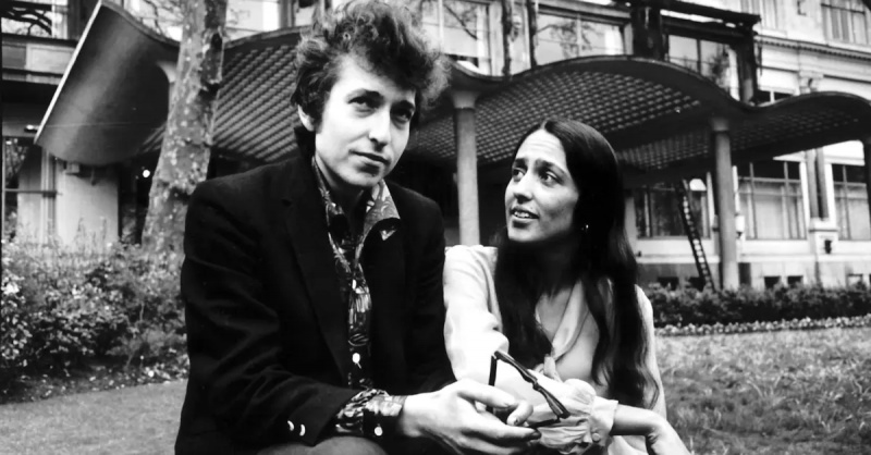 Bobas Dylanas sukaupė įspūdingą grynąją vertę dėl savo ilgos karjeros muzikos srityje