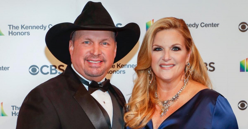   Garth Brooks a Trisha Yearwood.