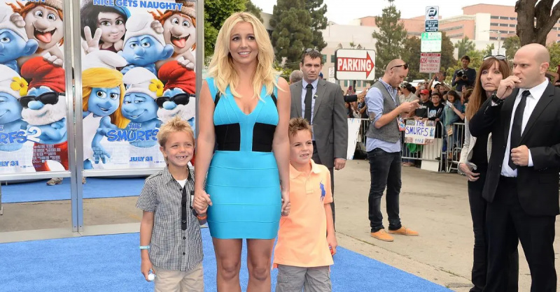 Britney Spears, Jayden Federline és Sean Federline részt vesz'Smurfs 2' premiere