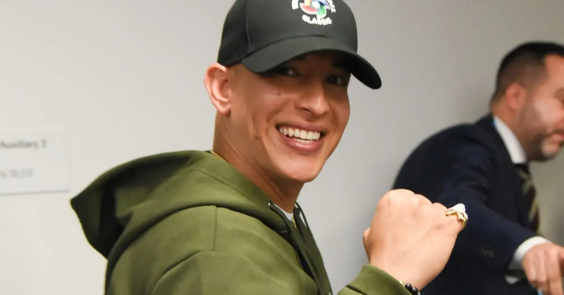   Si Daddy Yankee sa isang baseball event noong 2023.
