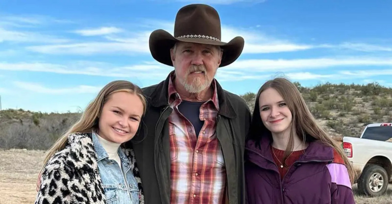 Huyền thoại nhạc đồng quê Trace Adkins đang định hướng cuộc sống với tư cách là ông bố con gái tuyệt đỉnh