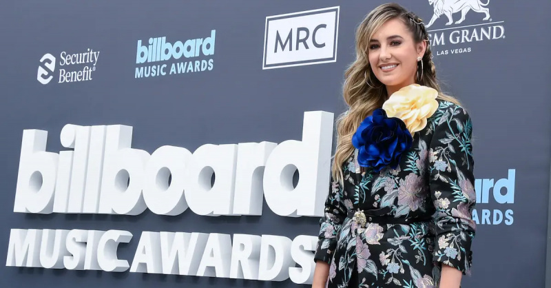Lainey Wilson deltar i 2022 års Billboard Music Awards på MGM Grand Garden Arena den 15 maj 2022 i Las Vegas