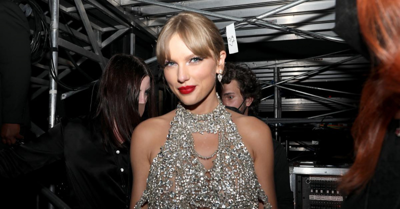 Taylor Swift tar upp förlovningsrykten direkt genom 'Lavender Haze'
