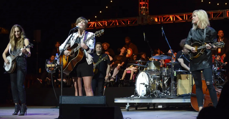The Dixie Chicks đã bỏ phần 'Dixie' vào tháng 6 năm 2020 - Đây là lý do tại sao họ thực hiện thay đổi