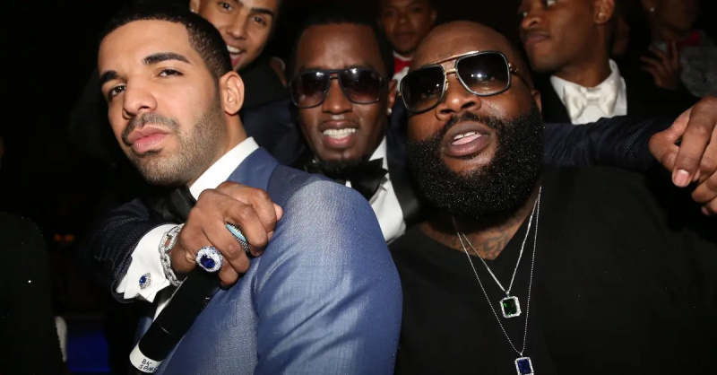 (左から右) ドレイク、ショーン'Diddy' Combs,' and Rick Ross attend Sean Diddy Combs Ciroc The New Years Eve Party at his home on Dec. 31, 2013 in Miami Beach, Fla.