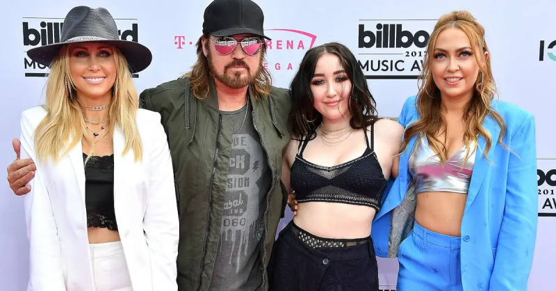 Tish, Billy Ray, Noah, dan Brandi Cyrus pada tahun 2017