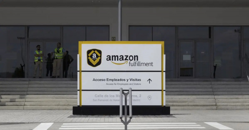 Placówka realizacji zamówień Amazon w Hiszpanii.