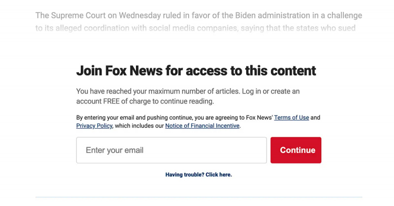  Sebuah prompt menanyakan email mereka kepada pengguna Fox News.