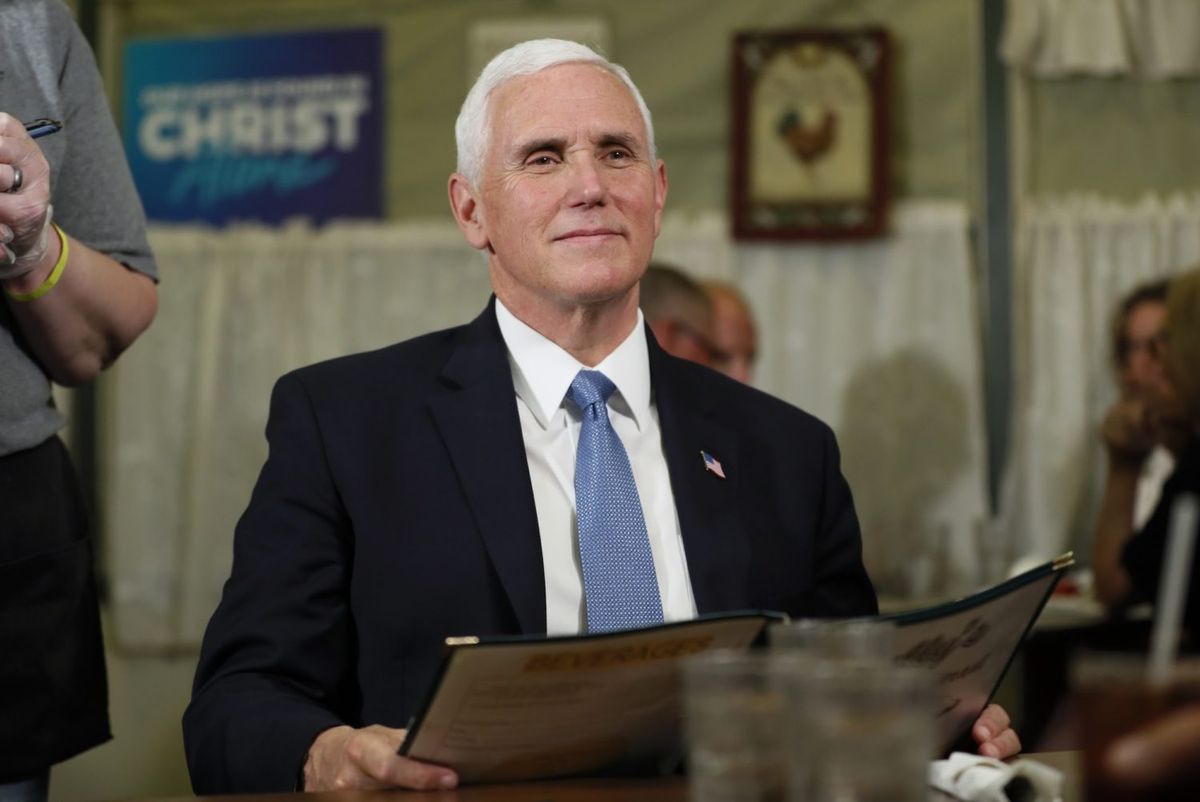 월스트리트저널(Wall Street Journal)에 기고한 마이크 펜스(Mike Pence)의 기고문은 코로나바이러스와 '미디어'라는 두 명의 적을 겨냥합니다.