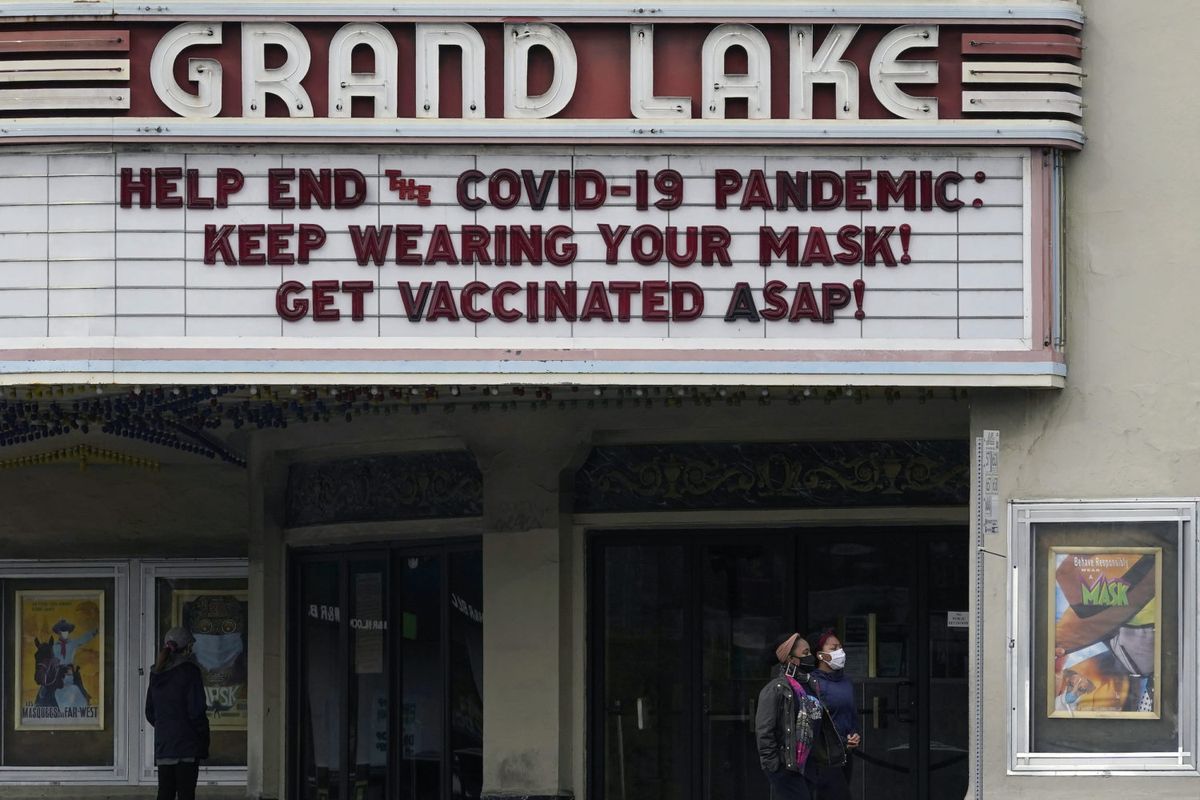 Mis à part les allégations de vaccins déroutantes de l'administration Biden, les taux de vaccination augmentent