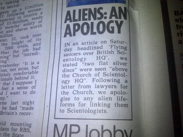 U.K.s Sun håner Scientology med undskyldning til fremmede livsformer