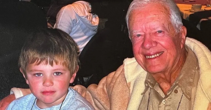 Jimmy Carter dengan cucunya Hugo