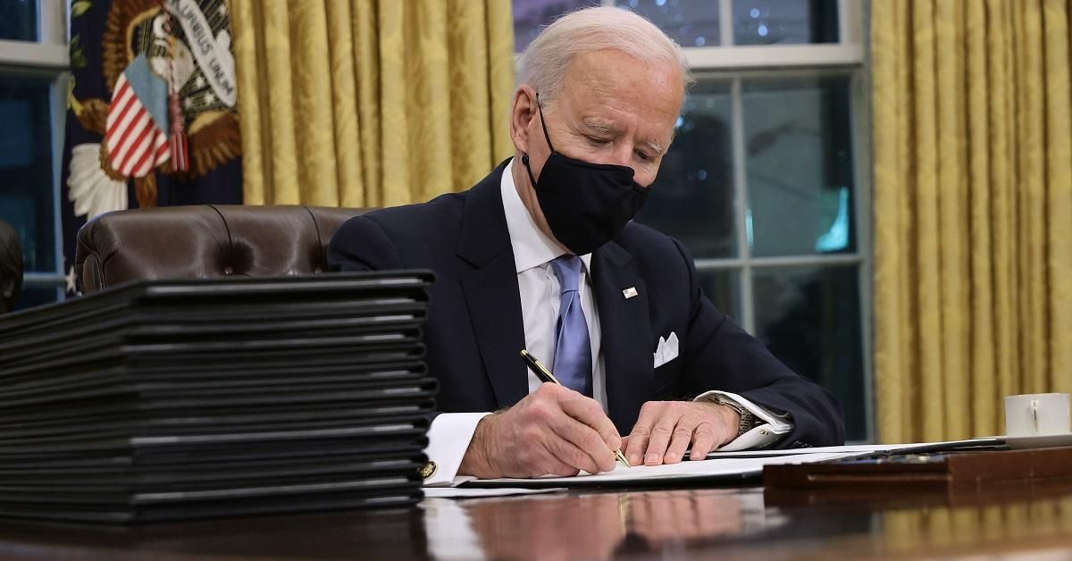 Joe Biden ไม่สวมแหวนแต่งงาน และผู้คนเริ่มสงสัยว่าทำไม