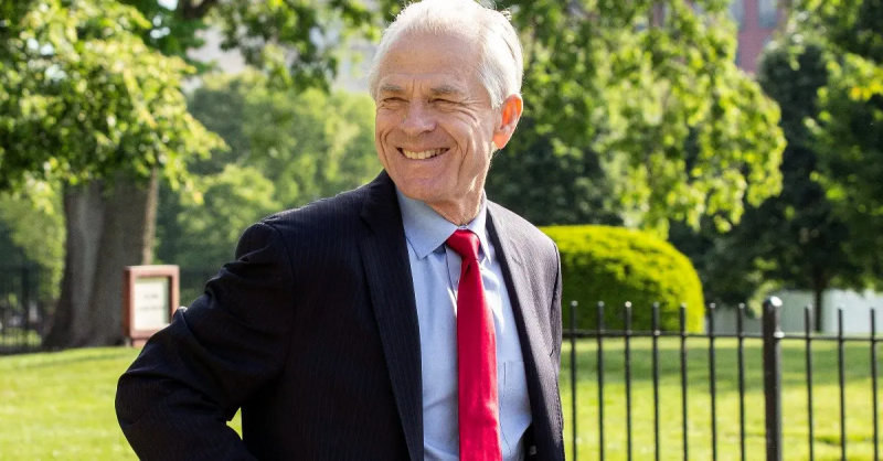 De ce a mers Peter Navarro la închisoare? Disprețul cazului Congresului, simplificat