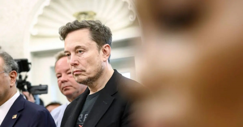 Elon Musk u Ovalnom uredu.
