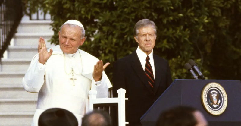 Jimmy Carter taler med paven som præsident.