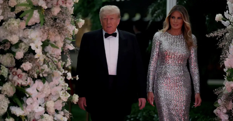 Melania ir Donaldas Trumpas Naujųjų metų išvakarėse Mar-a-Lago mieste 2022 m