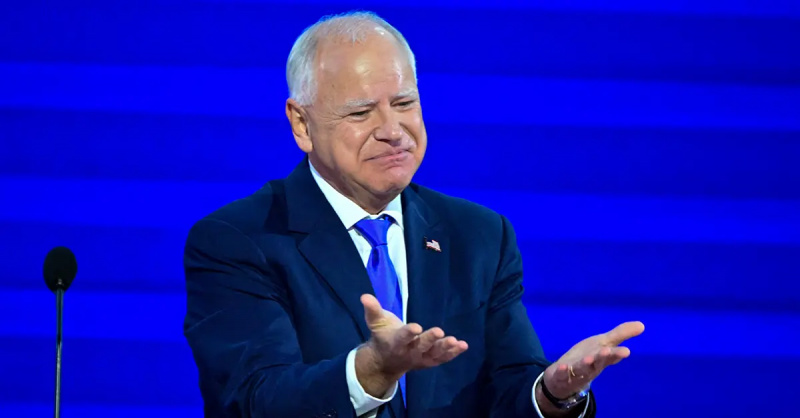 O fotografie scursă dezvăluie că membrii familiei lui Tim Walz îl susțin pe Donald Trump pentru președinte
