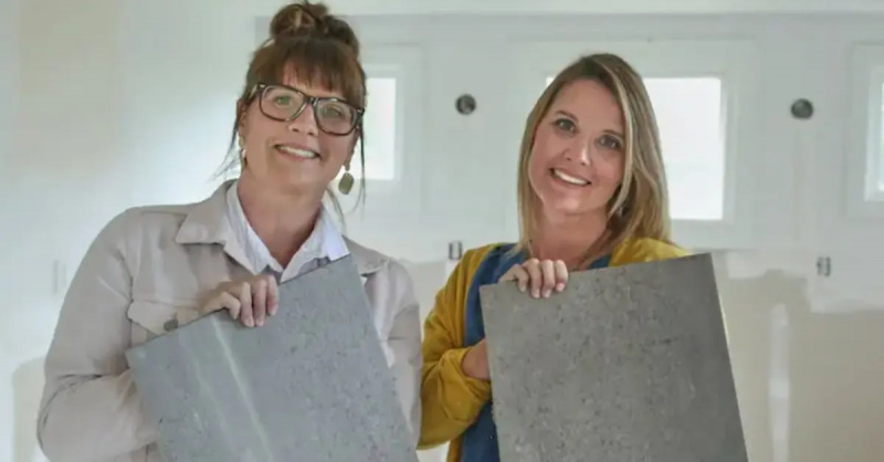 Leslie Davis ve Lyndsay Lamb