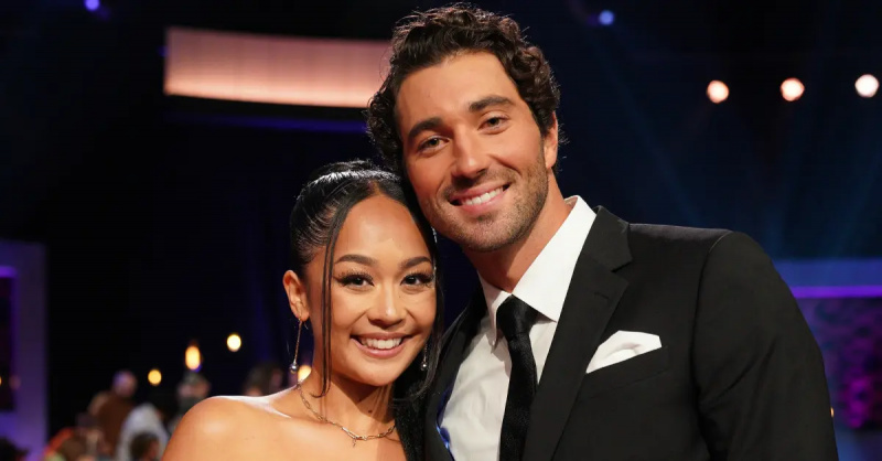 레아 카냐난(Lea Canyanan)과 조이 그라지아데이(Joey Graziadei)'The Bachelorette' Season 20 'After the Final Rose' special.