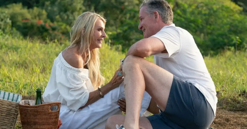 Joan dan Chock piknik di The Golden Bachelorette
