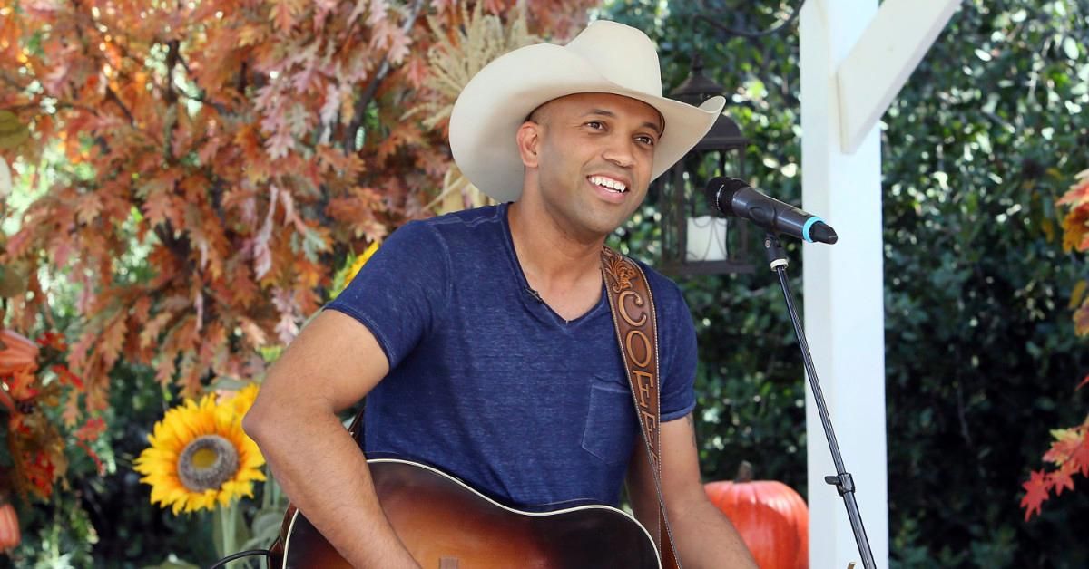 Ang 'Country Ever After' Spotlight Singer na si Coffey Anderson, Ang Kanyang Pamilya, at ang Kanyang Pananampalataya