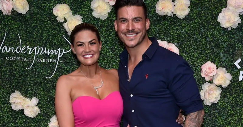 Vanderpump Cocktail Garden 개장식에 참석한 브리트니 카트라이트(Brittany Cartwright)와 잭스 테일러(Jax Taylor)