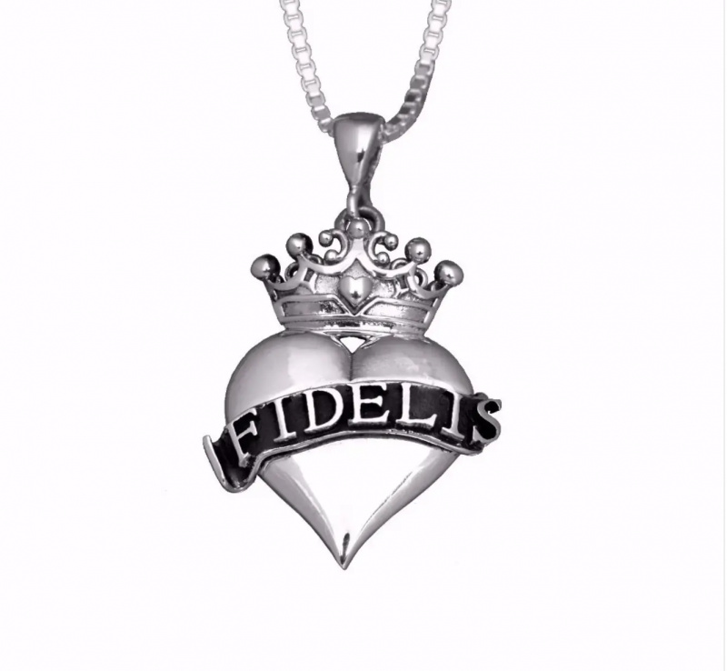   meri fidelis necklace my sisterwifes closet