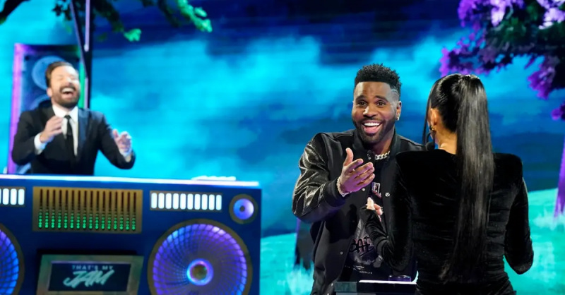 (l-r) 主持人 Jimmy Fallon、Jason Derulo 和 Nicole Scherzinger