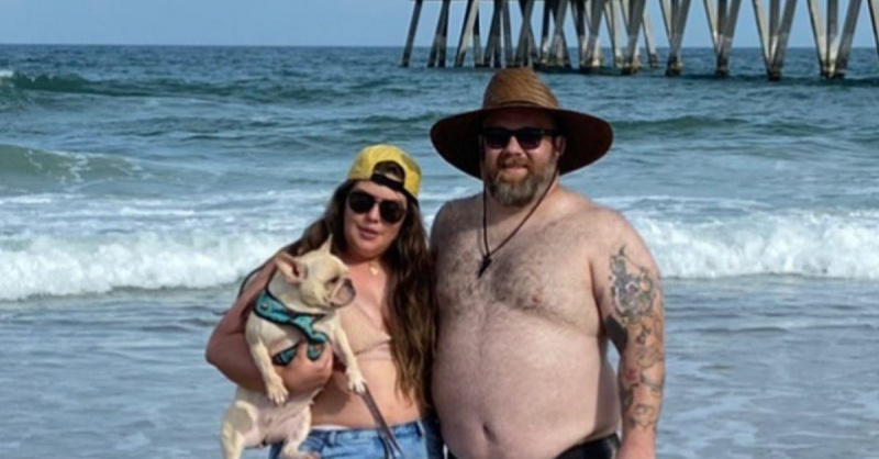 バディ・ベル's fiance and dog
